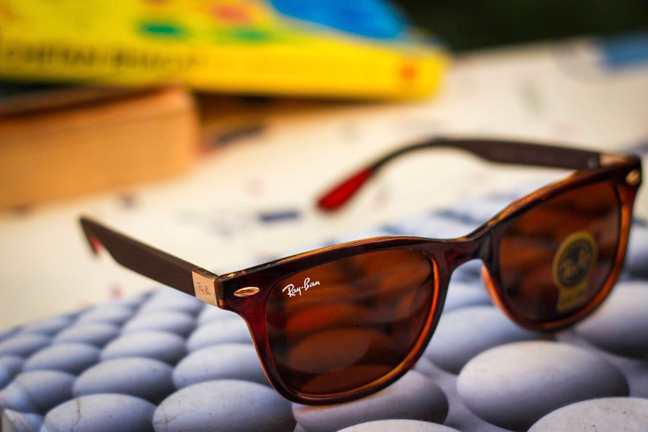 RAY-BAN New Fancy Men's Square Wayfarer Trendy Hot Favourite Wintage Sunglass For Unisex.